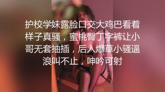 风景区女厕全景偷拍多位美女少妇前来献B (4)