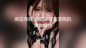 剧情演绎无赖男勇闯独居的大奶肥臀美少妇家中随便的像自己家然后强Jian式暴力的把少妇给干了厨房搞到客厅内射