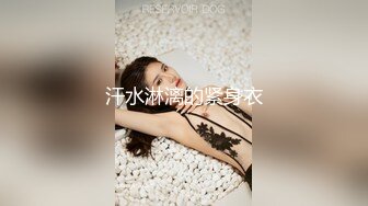 人妻御姐少妇美艳诱人，大奶子控制不住要从衣服里漏出来，礼物轰炸下脱光了诱惑狼友，揉骚奶子展示特写逼逼